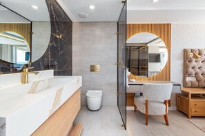 Shower, towels