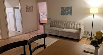 Charming upstairs apartment in Athens, OH