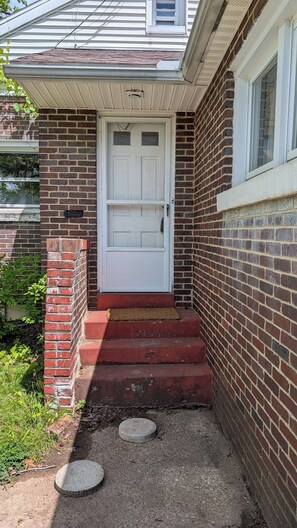 Exterior detail - Sweetgum Hideaway Home (Athens)