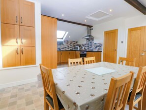 Cottage | Dining