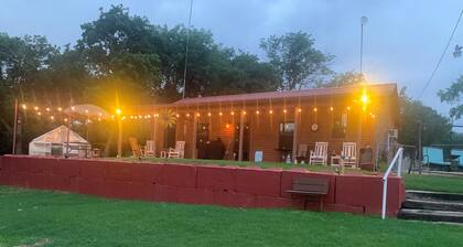 Cozy 2BR waterfront lake escape.