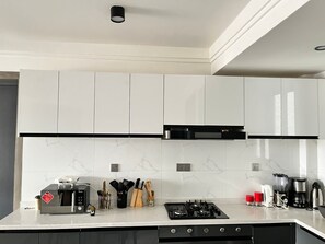 Microwave, oven, stovetop, dishwasher