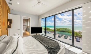 Room - Gorgeous views from this New Beachfront House! (Bradenton Beach)