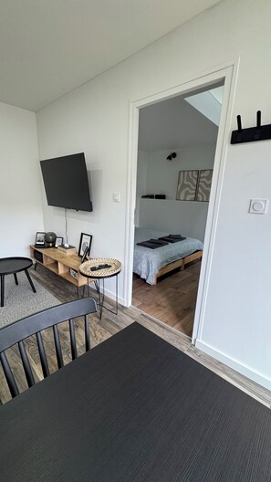 1 bedroom, WiFi, bed sheets - Getaway 2 steps from the Loire - Loft Ligérien (Sandillon)