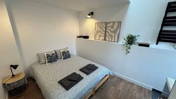 1 habitación, wifi y ropa de cama