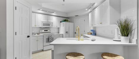 Appart'hôtel, plusieurs lits (Oceanwalk 9-302) | Cuisine privée