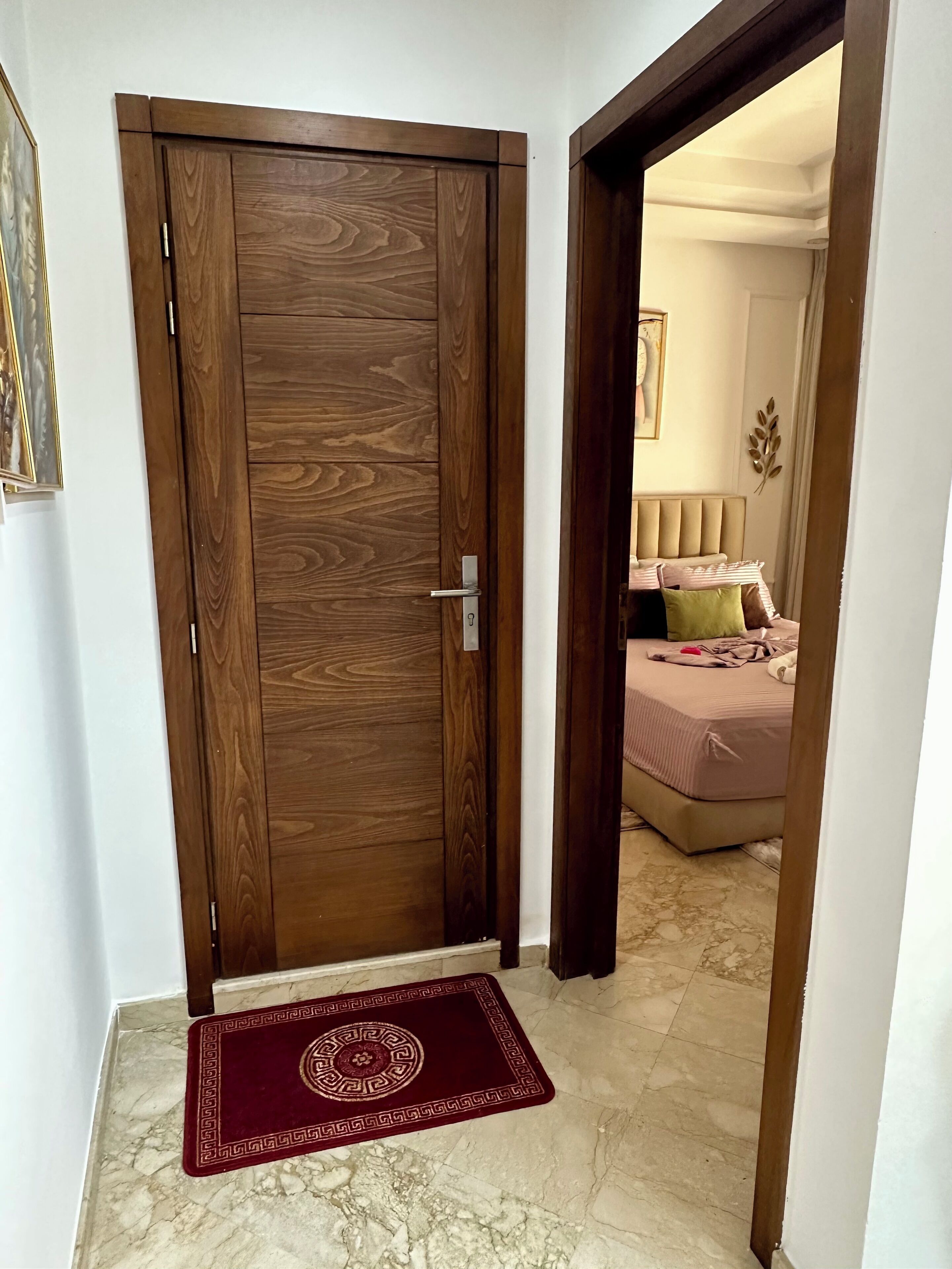 المنشأة من الداخل