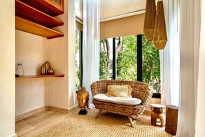 Smart TV, books, stereo