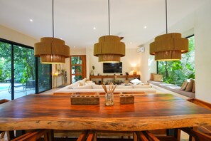 Smart TV, books, stereo