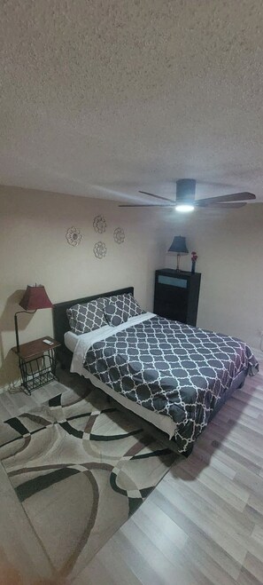 WiFi, bed sheets