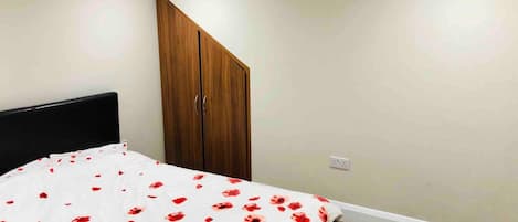 3 habitaciones, wifi gratis y ropa de cama