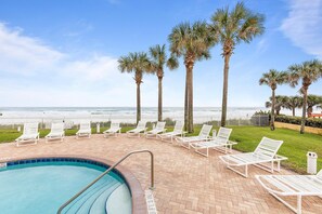 コンドミニアム ベッド (複数台) (Atlantic Villas 102) | プール | 温水プール