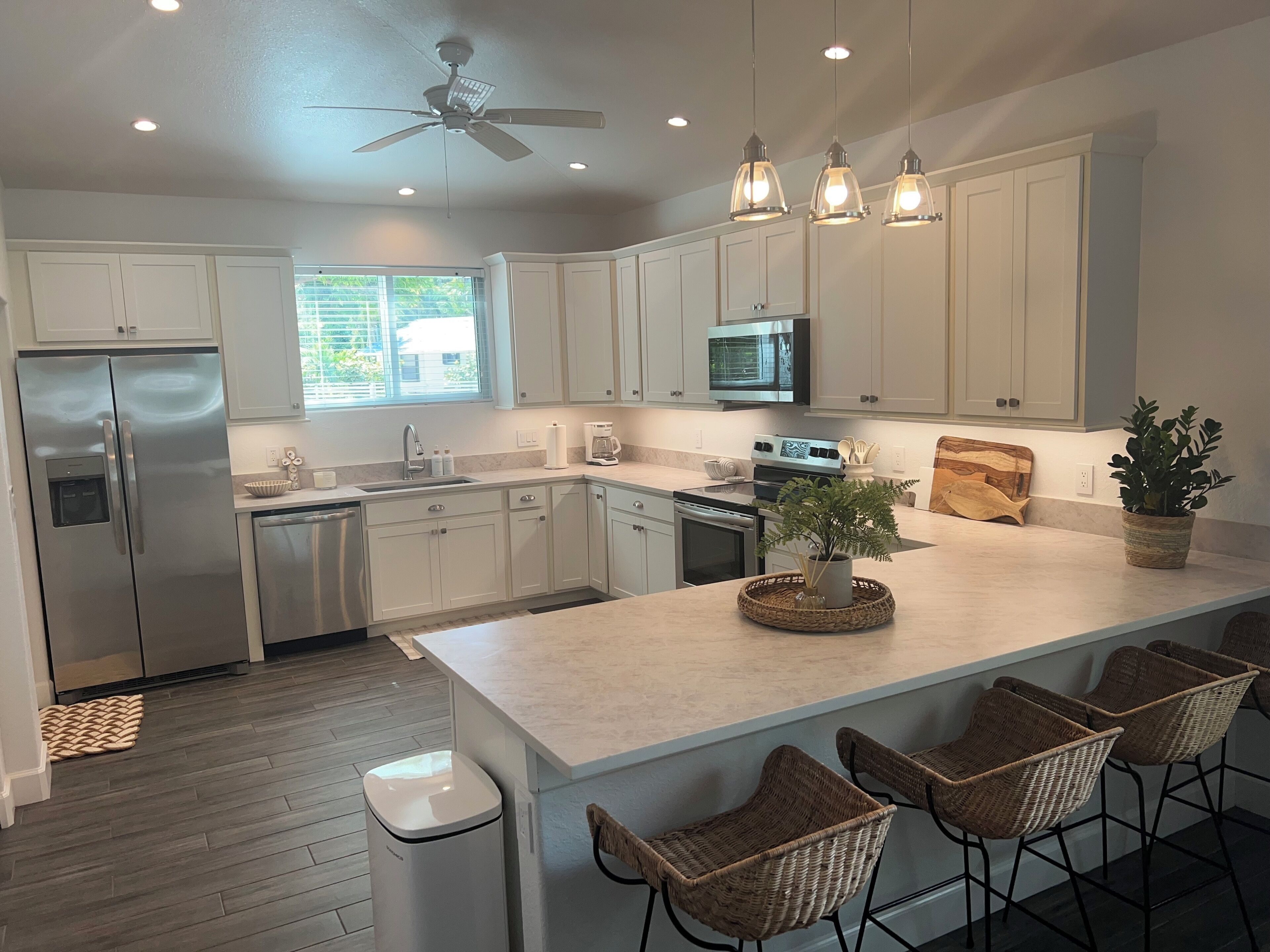 ميكروويف، فرن، موقد طهي مسطح، غسالة أطباق