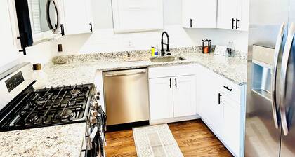 Spacious & Relaxing Glen Burnie Home! Perfect for Families!