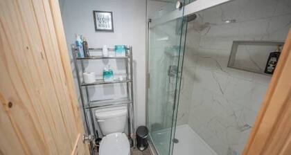 Cabin Retreat Near Yellowstone w/ Yard & Grill