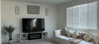 Welcoming 5-bedroom 2.5 restroom house in Coachella