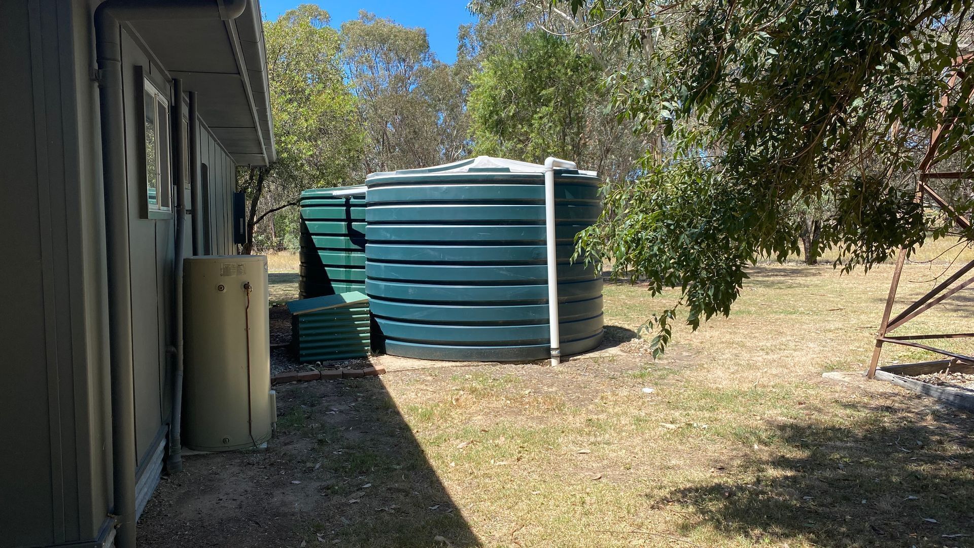 المنطقة المحيطة بالمنشأة