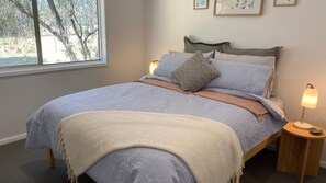 2 chambres, fer et planche à repasser, Wi-Fi, draps fournis