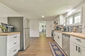 Mikrowelle, Ofen, Herdplatte, Geschirrspüler