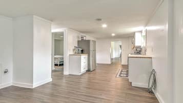 3 bedrooms, WiFi, bed sheets, wheelchair access