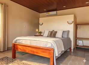 Standard Double Room, Patio | Free WiFi - La Cuna Inn (Puerto Jimenez)