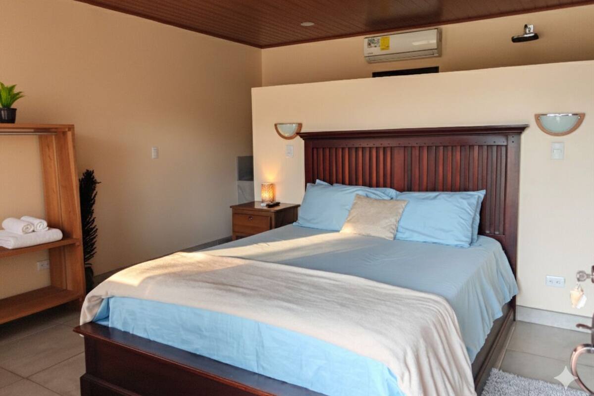 Chambre Double Supérieure, accessible aux personnes à mobilité réduite, patio