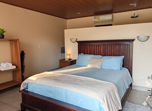 Superior Double Room, Mobility Accessible, Patio | Free WiFi - La Cuna Inn (Puerto Jimenez)