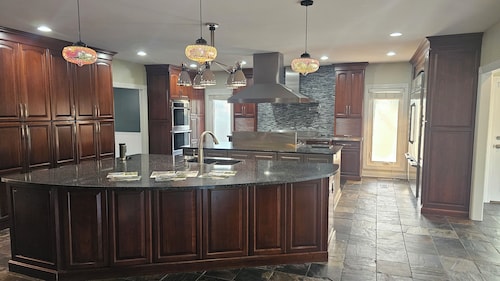 Hilltop on the  Ridge Executive Get Away