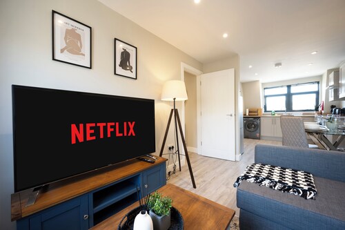Modern 2BR Flat | Central Chatham | Self Check-in
