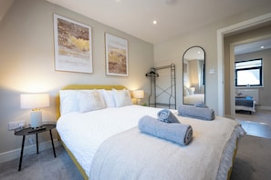 2 bedrooms, iron/ironing board, travel cot, free WiFi