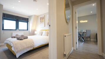 2 bedrooms, iron/ironing board, travel cot, free WiFi