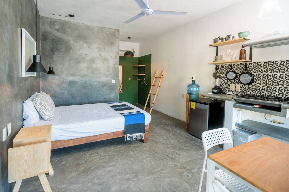 Premium bedding, desk, laptop workspace, free WiFi