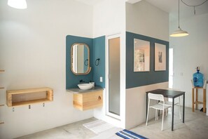 Comfort-Studio, 1 Schlafzimmer, Poolzugang, Poolblick | Individuell dekoriert, Schreibtisch, laptopgeeigneter Arbeitsplatz