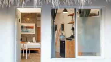 Comfort Studio, 1 Bedroom | Individually decorated, desk, laptop workspace, free WiFi