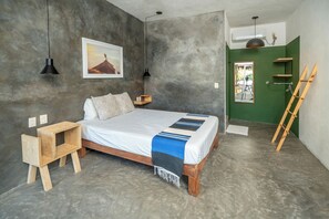 Luxe beddengoed, een bureau, een laptopwerkplek, gratis wifi