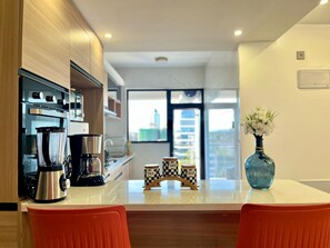 Microwave, oven, stovetop, dishwasher - Elegant 3BR Apartment at 108 Riverside Drive (Nairobi)