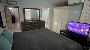 2 habitaciones, tabla de planchar con plancha, wifi y ropa de cama