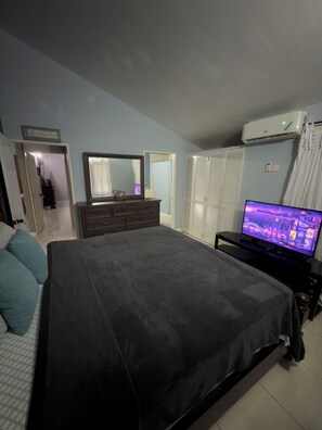 2 dormitorios, tabla de planchar con plancha, wifi y ropa de cama