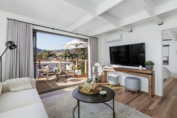 TV - The Coral House | Ocean Views (Avila Beach)
