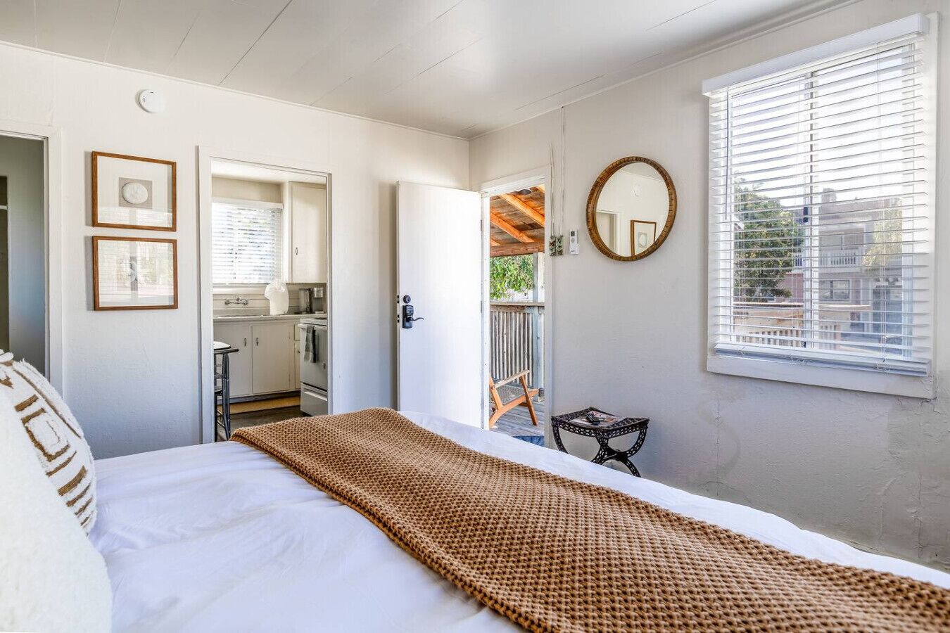 Berço de viagem, Wi-Fi, roupa de cama