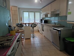 Fridge, microwave, oven, dishwasher