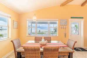 House, Multiple Beds (Blue Starfish) | Dining