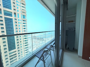 City Apartment, 2 Bedrooms, Sea View