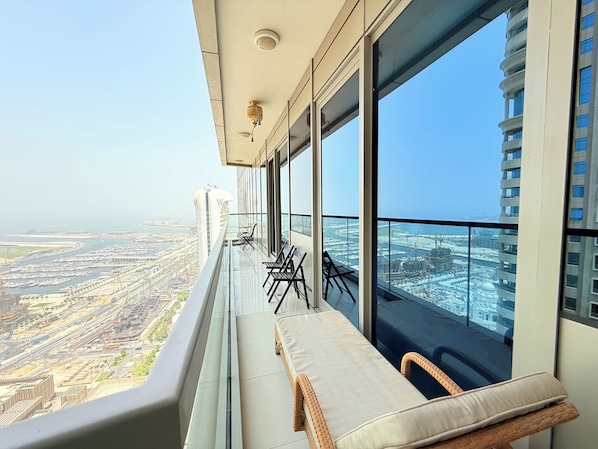 City Apartment, 2 Bedrooms, Sea View