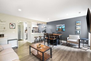 Condo, Multiple Beds, Balcony, Garden View (Top Notch) | Dining