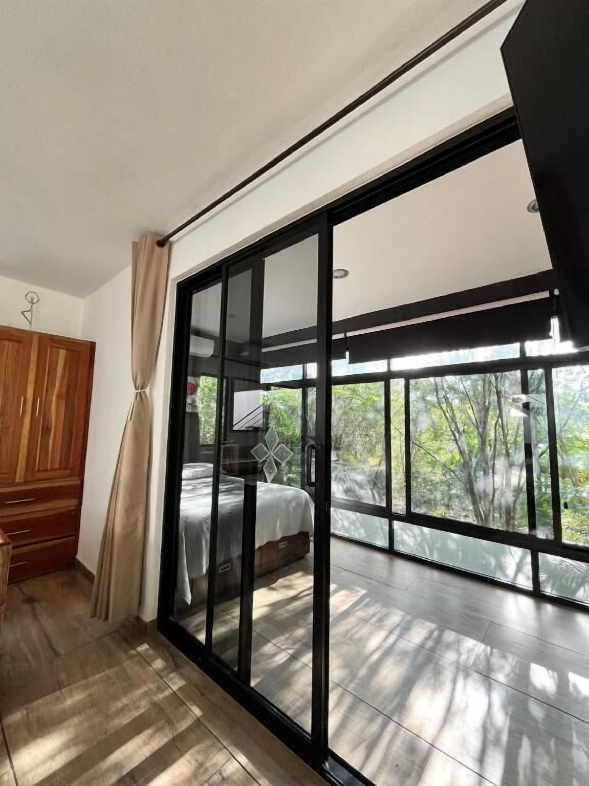 Coffres-forts dans les chambres, rideaux occultants