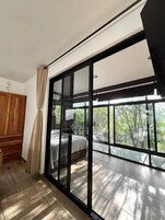 Caja de seguridad en la habitación y cortinas blackout 