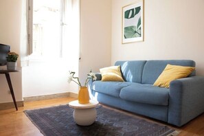 TV - Family and Group Friendly, Wolking Distance to the Vatican and Cyprus Station (Roma)