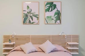 2 bedrooms, Internet, bed sheets - Family and Group Friendly, Wolking Distance to the Vatican and Cyprus Station (Roma)