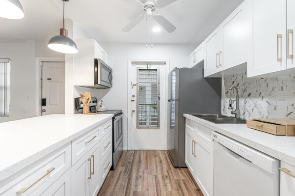 Microwave, oven, stovetop, dishwasher